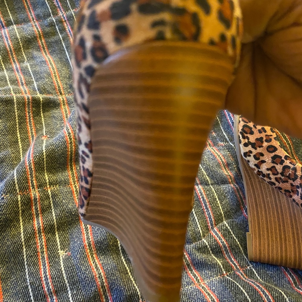 Shoes - Picture 5 of 6